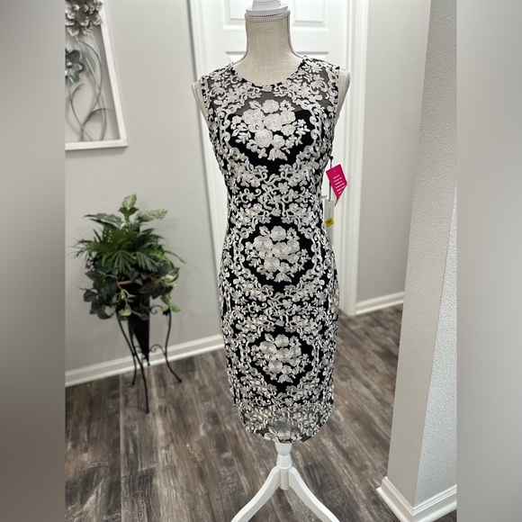 Calvin Klein Dresses & Skirts - NWT Calvin Klein Women’s Embroidered Lace Sheath Dress Size 8